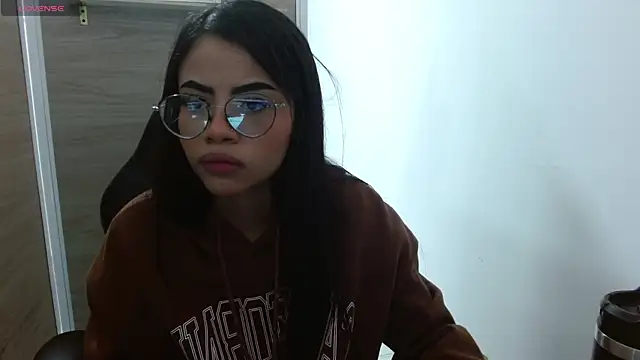 Snapshot of Sussan_love01 chatting on 03-04-25, 02:53 Sussan love01 online show from 03-04-25, 02:53