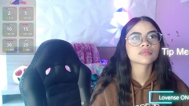 Snapshot of Sussan_love01 chatting on 02-24-25, 01:42 Sussan love01 online show from 02-24-25, 01:42