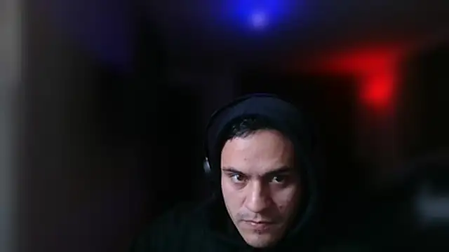 Snapshot of Andresbogota11 chatting on 07-14-26, 05:41 Andresbogota11 online show from 07-14-26, 05:41