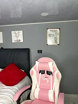 Snapshot of alejandra_jonees chatting on 01-18-26, 01:20 alejandra jonees online show from 01-18-26, 01:20