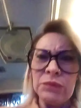 CandieGilson   online show from 09-12-25, 10:48