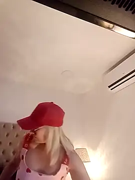 CandieGilson   online show from 02-04-26, 12:22