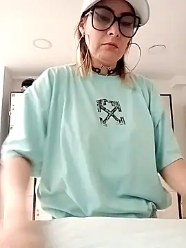 CandieGilson   online show from 10-13-25, 12:40