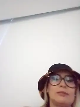 CandieGilson   online show from 11-08-25, 11:36