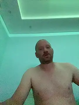 Snapshot of Krzysiekg123 chatting on 10-08-25, 05:02 Krzysiekg123 online show from 10-08-25, 05:02