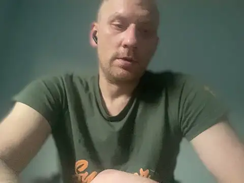 Snapshot of Krzysiekg123 chatting on 02-22-25, 05:55 Krzysiekg123 online show from 02-22-25, 05:55