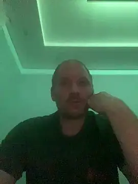 Krzysiekg123 online show from 11-14-25, 07:39