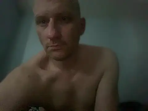 Snapshot of Krzysiekg123 chatting on 02-19-25, 01:39 Krzysiekg123 online show from 02-19-25, 01:39