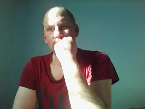 Snapshot of Krzysiekg123 chatting on 01-18-26, 10:40 Krzysiekg123 online show from 01-18-26, 10:40