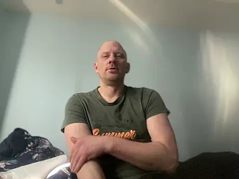 Snapshot of Krzysiekg123 chatting on 02-20-25, 10:05 Krzysiekg123 online show from 02-20-25, 10:05