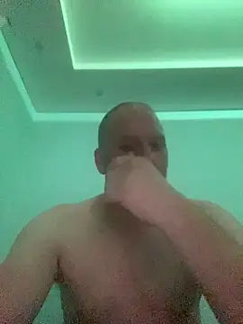 Snapshot of Krzysiekg123 chatting on 10-07-25, 05:03 Krzysiekg123 online show from 10-07-25, 05:03