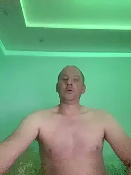 Snapshot of Krzysiekg123 chatting on 01-17-26, 04:05 Krzysiekg123 online show from 01-17-26, 04:05