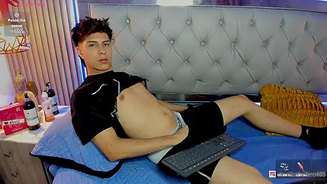 Estiv18  online show from 02-12-26, 04:01