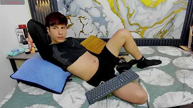 Estiv18  online show from 02-19-26, 01:35