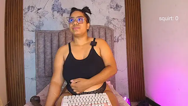 kendrakaramelo online show from 11-22-25, 01:10