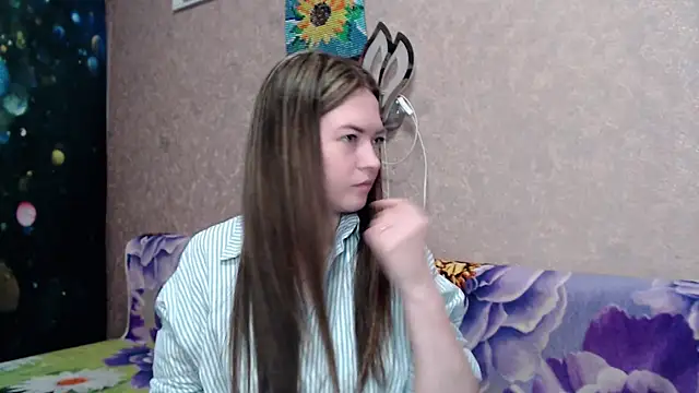 Snapshot of babysue89 chatting on 06-11-26, 04:31 babysue89 online show from 06-11-26, 04:31