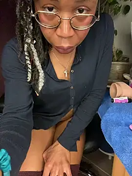 Snapshot of FlowerLove109 chatting on 02-11-25, 09:46 FlowerLove109 online show from 02-11-25, 09:46