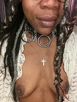 Snapshot of FlowerLove109 chatting on 02-20-25, 07:45 FlowerLove109 online show from 02-20-25, 07:45