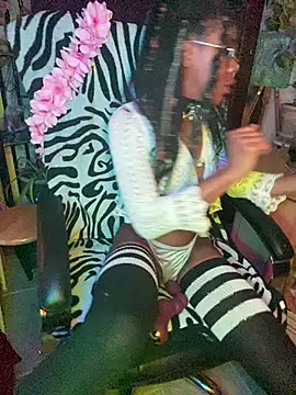 Snapshot of FlowerLove109 chatting on 02-19-25, 10:42 FlowerLove109 online show from 02-19-25, 10:42