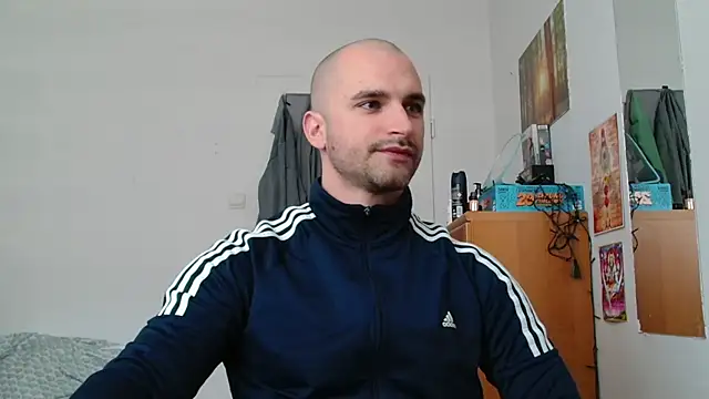 Snapshot of OskarBreno chatting on 05-25-26, 09:52 OskarBreno online show from 05-25-26, 09:52