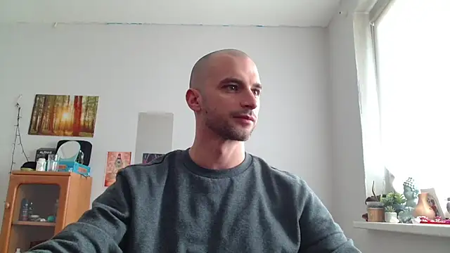 Snapshot of OskarBreno chatting on 05-01-26, 01:27 OskarBreno online show from 05-01-26, 01:27