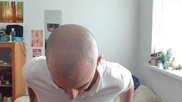 Snapshot of OskarBreno chatting on 05-04-26, 01:47 OskarBreno online show from 05-04-26, 01:47