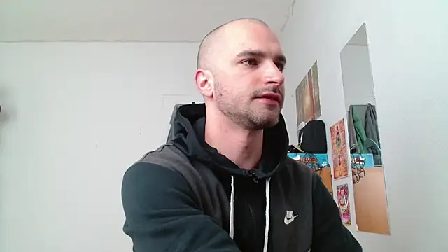 Snapshot of OskarBreno chatting on 05-22-26, 02:26 OskarBreno online show from 05-22-26, 02:26