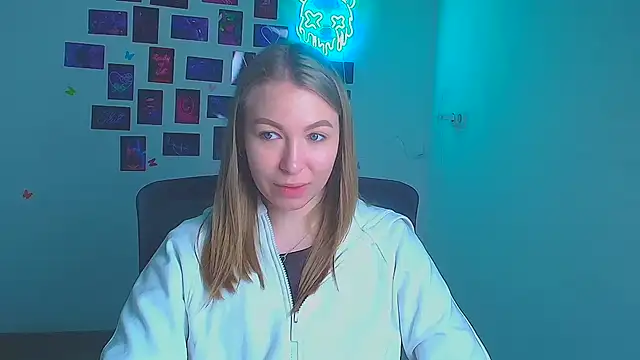 Snapshot of Dana_flowers chatting on 04-20-26, 05:43 Dana flowers online show from 04-20-26, 05:43