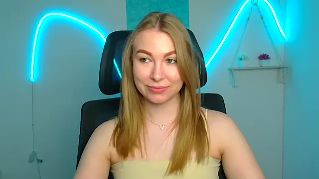 Snapshot of Dana_flowers chatting on 05-07-26, 05:33 Dana flowers online show from 05-07-26, 05:33