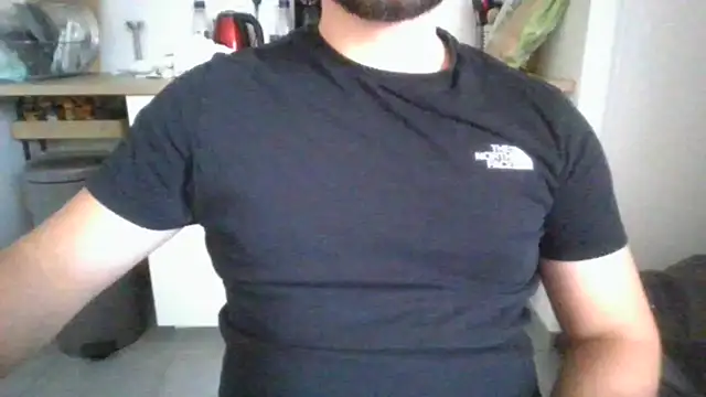 Snapshot of nxnd3525 chatting on 01-08-26, 10:21 nxnd3525 online show from 01-08-26, 10:21
