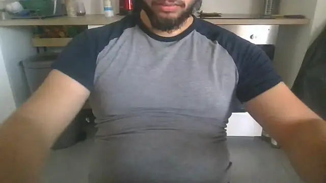 Snapshot of nxnd3525 chatting on 12-17-25, 09:36 nxnd3525 online show from 12-17-25, 09:36