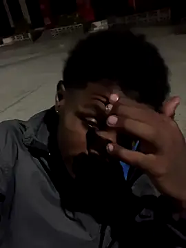 Snapshot of Bichorro chatting on 09-25-25, 05:02 Bichorro online show from 09-25-25, 05:02