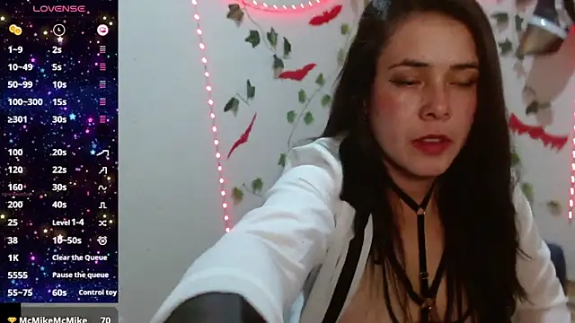 SamanthaGreen- online show from 10-19-25, 02:25