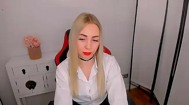 MargaritaRose online show from 02-17-25, 06:39