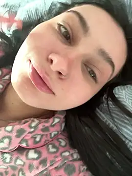 lunalovelee online show from 11-14-25, 06:17