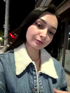 lunalovelee online show from 10-16-25, 04:15