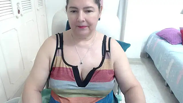 leonela 69 online show from 04-15-26, 01:15