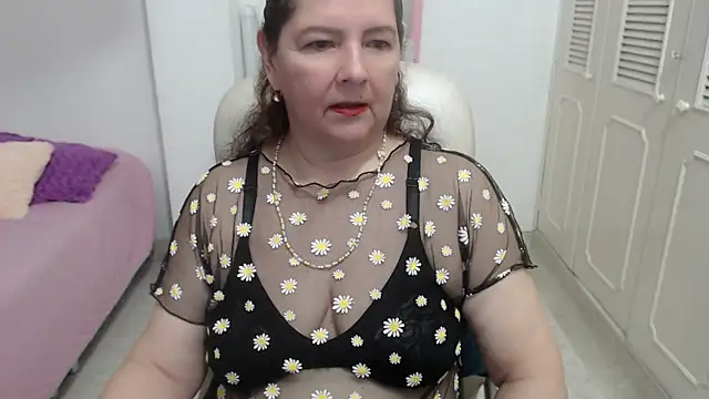 leonela 69 online show from 07-04-26, 10:47