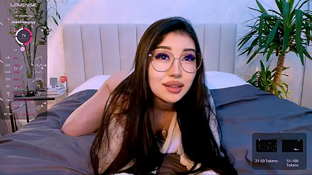 Snapshot of ilona_Kim chatting on 02-25-25, 03:09 ilona Kim online show from 02-25-25, 03:09
