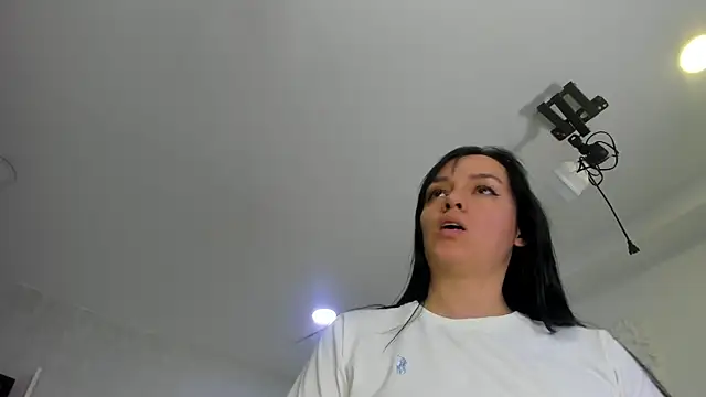 EmiliaRose  online show from 02-06-26, 09:11