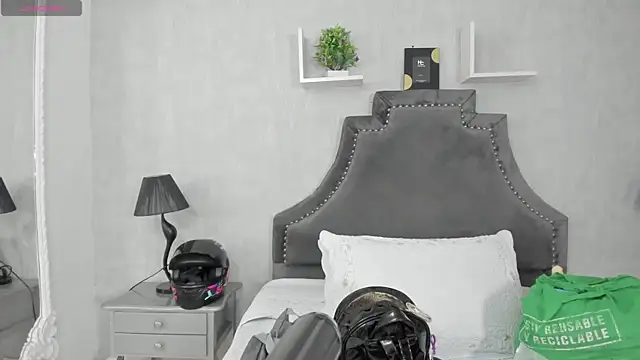 EmiliaRose  online show from 11-14-25, 09:18