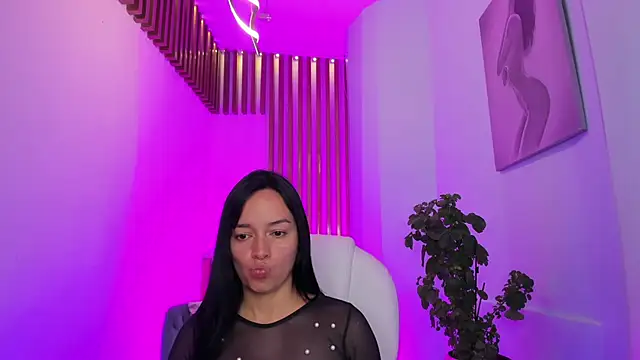 Snapshot of EmiliaRose_ chatting on 02-22-25, 08:53 EmiliaRose online show from 02-22-25, 08:53