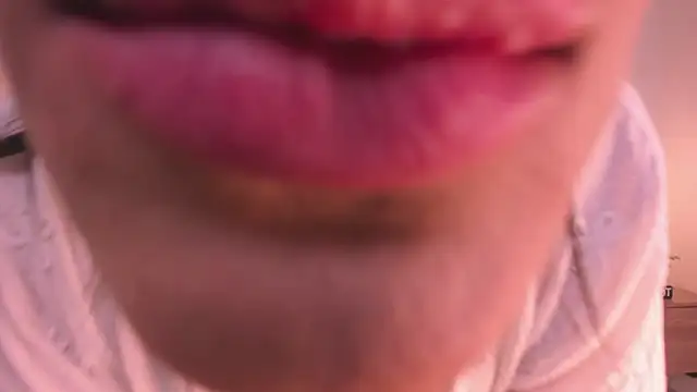 Snapshot of KenyaCopper chatting on 11-28-25, 12:33 KenyaCopper online show from 11-28-25, 12:33