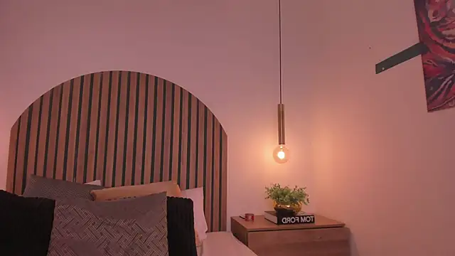 Snapshot of KenyaCopper chatting on 11-25-25, 12:11 KenyaCopper online show from 11-25-25, 12:11