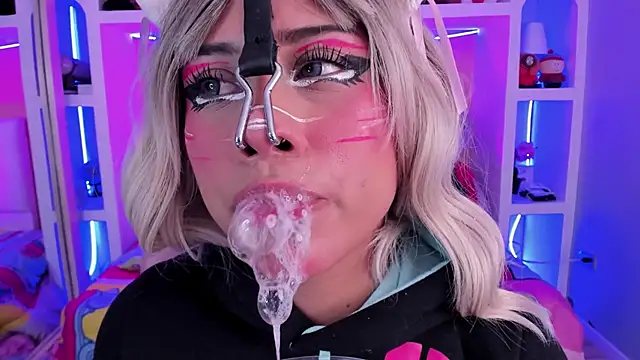 miss   megan online show from 05-28-26, 02:41