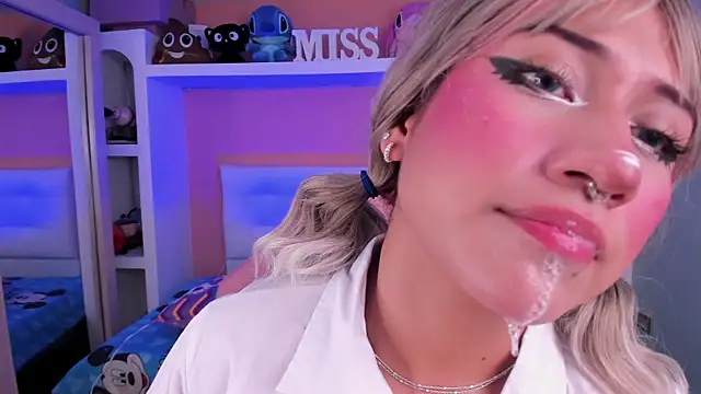 miss   megan online show from 11-05-25, 06:11