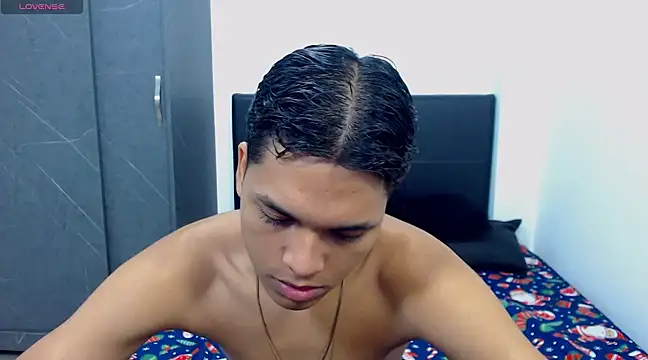 Snapshot of David_Gil19 chatting on 03-13-25, 03:33 David Gil19 online show from 03-13-25, 03:33