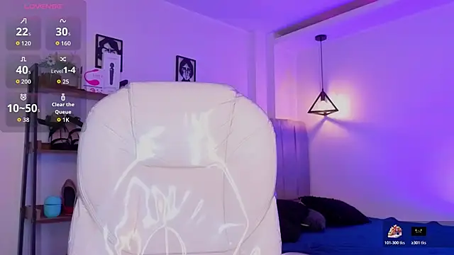 Snapshot of Miller_Vanessa_ chatting on 10-30-25, 08:28 Miller Vanessa online show from 10-30-25, 08:28