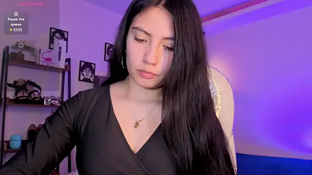 Snapshot of Miller_Vanessa_ chatting on 11-05-25, 08:45 Miller Vanessa online show from 11-05-25, 08:45