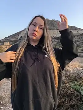 Mona Plus online show from 10-14-25, 06:47